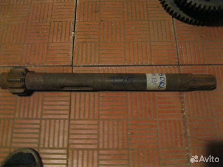 Бортовая шестерня на Т-16