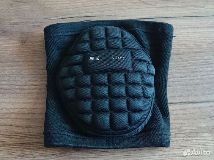 Наколенник