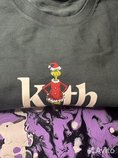 Kith x The Grinch Serif Tee M