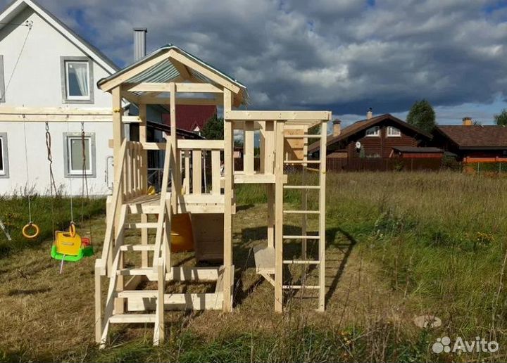 Детская площадка в наличии