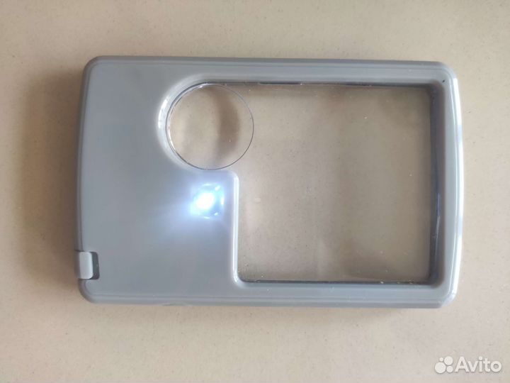 Увеличительное стекло лупа