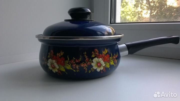Набор эмалированных кастрюль Чехословакия новый