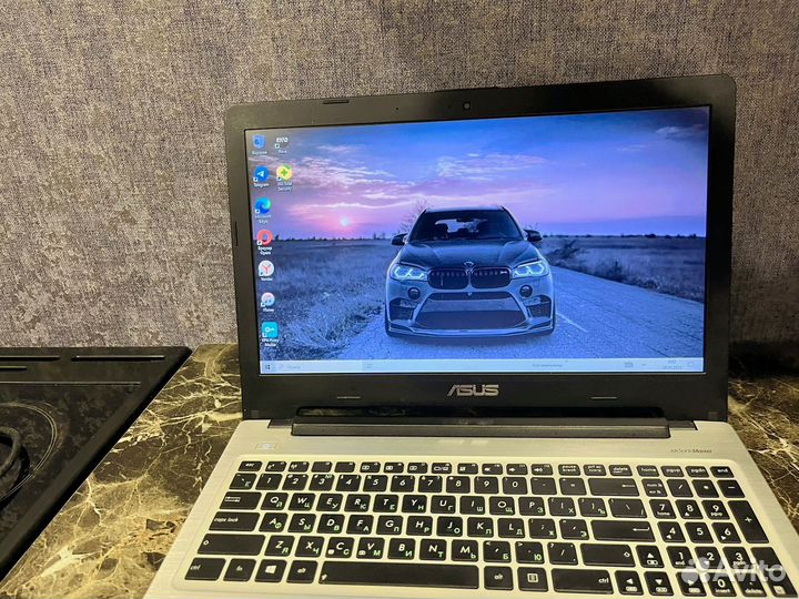 Ноутбук asus