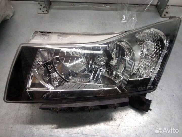 Фара левая Chevrolet Cruze 2009-2016