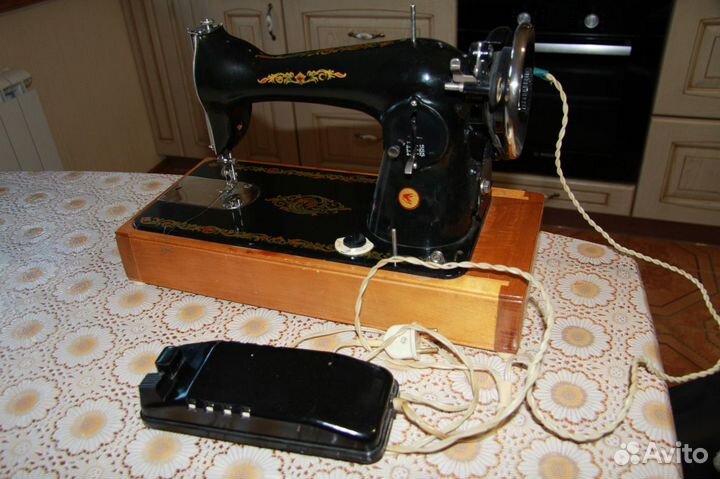 Швейная машина с электроприводом