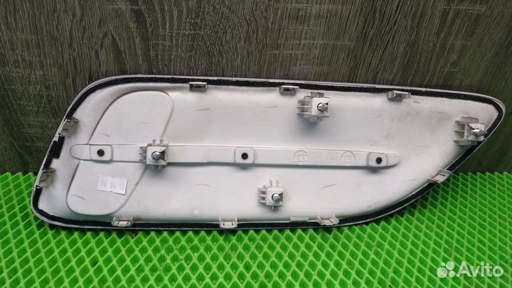 Накладка капота левая Kia Stinger