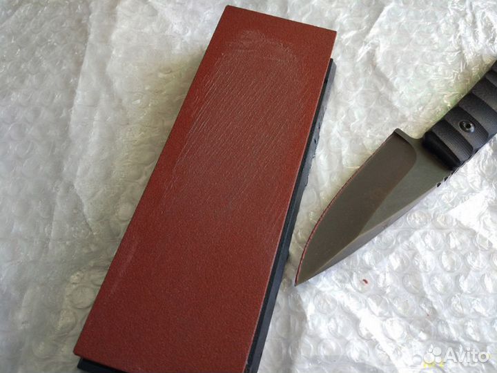 Точу ножи на водяных японских камнях