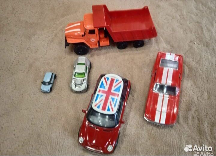 Пакет машинок (12шт.)