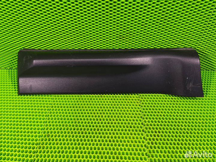 Молдинг двери задний правый Land Rover Range Rover