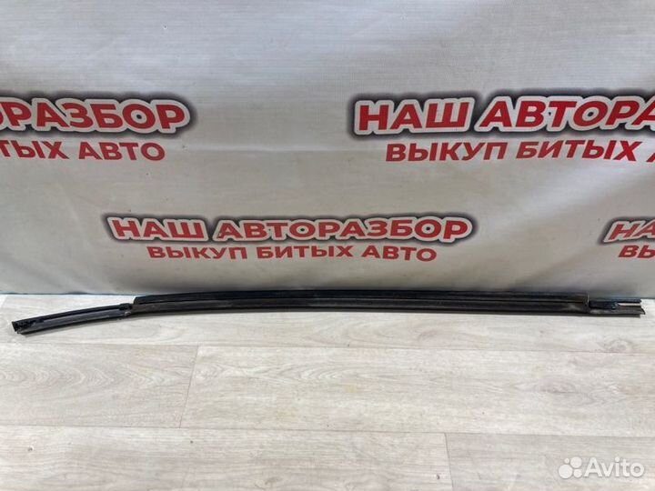 Молдинг стекла задний правый Hyundai Ix 35 2011