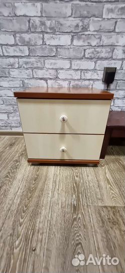 Тумба прикроватная