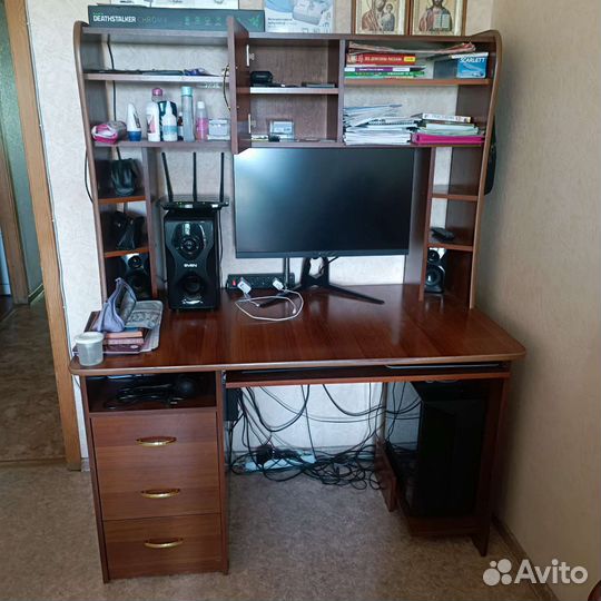 Компьютерный стол