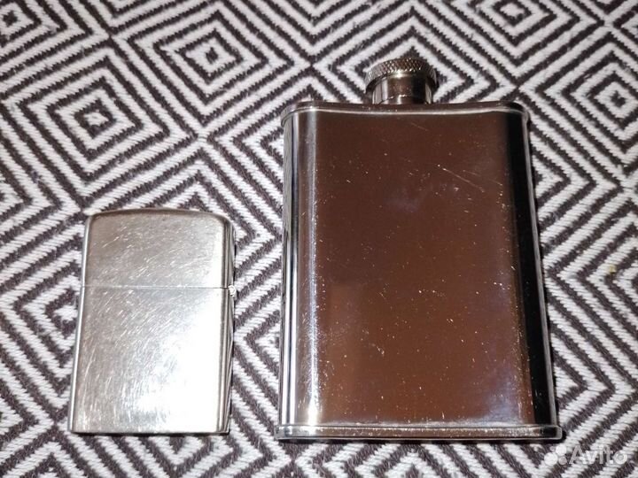 Зажигалка и Фляжка