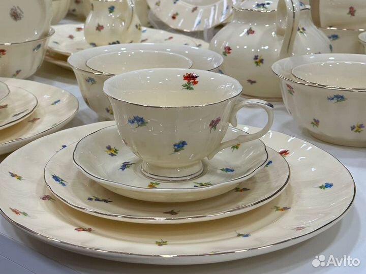 Столовый сервиз фарфор Полевые цветы бежевый