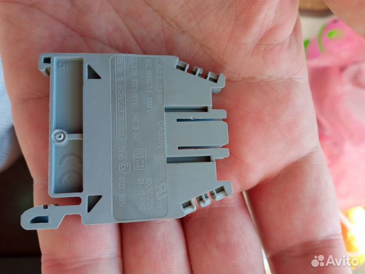 Проходная клемма