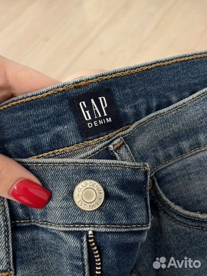 Джинсы GAP