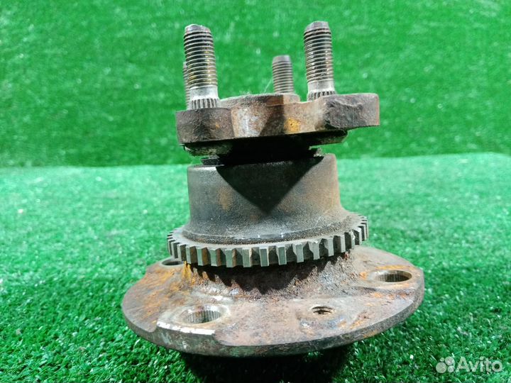 Ступица задняя Mazda Demio DW5W