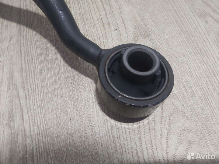 Рычаг передний нижний левый Toyota Mark II GX110