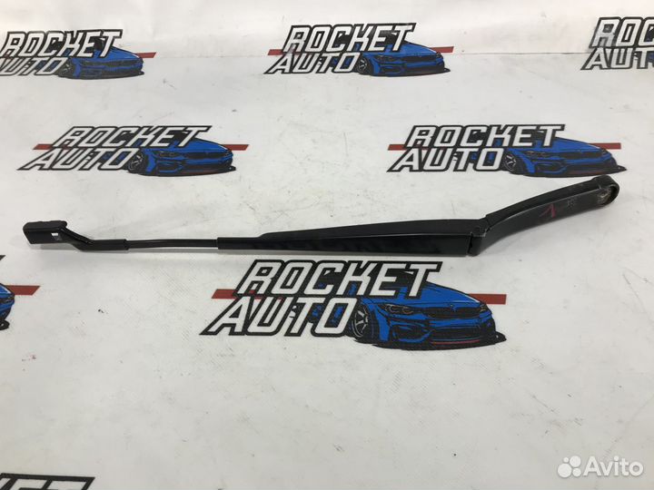 Поводок стеклоочистителя перед левый Skoda Rapid