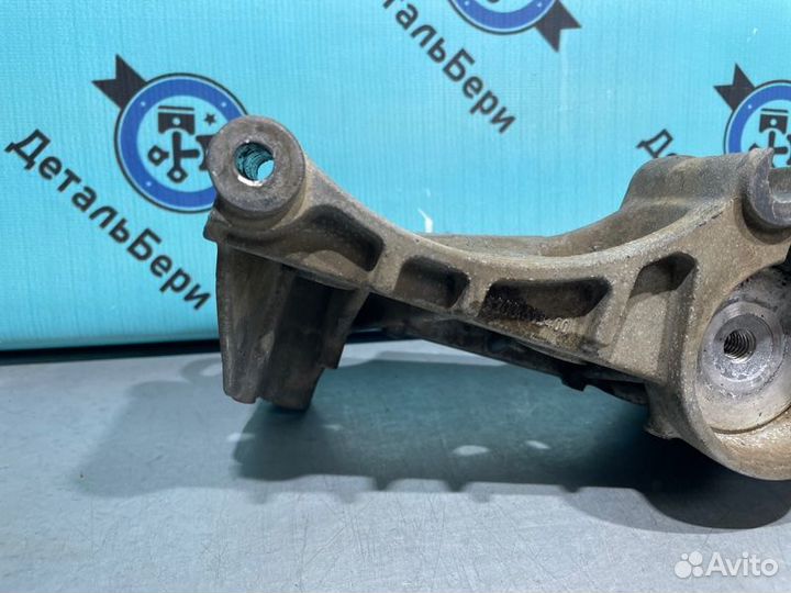 Кронштейн генератора Nissan Almera G15