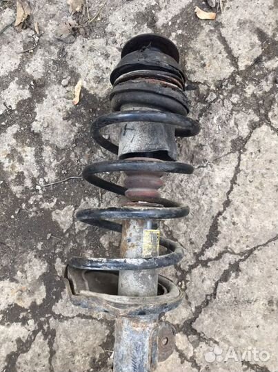 Chevrolet lacetti правая стойка