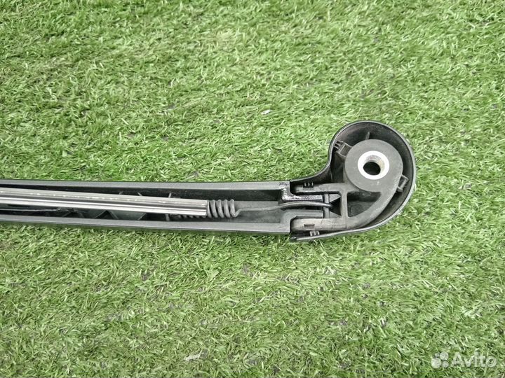 Поводок заднего стеклоочистителя Audi A3 8P S3 8P