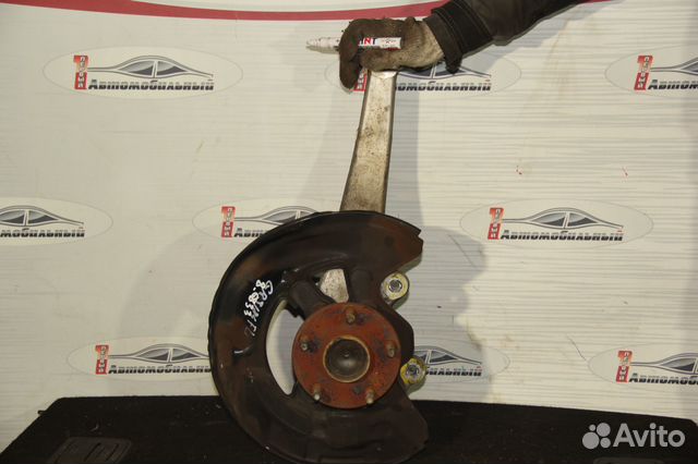 Ступица перед лево c Toyota Crown GRS182 3GR-FSE