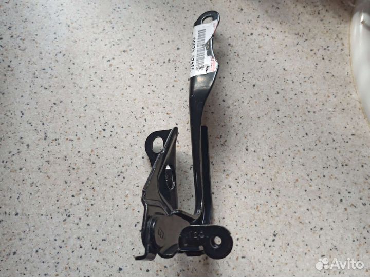 Rav 4 петля капота