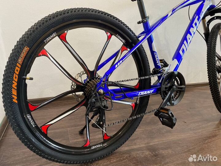 Велосипед на литых дисках 26