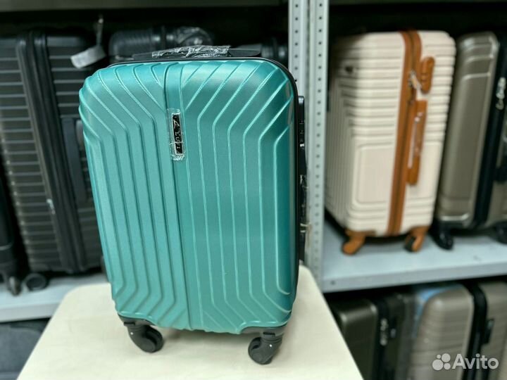 Чемодан мужской