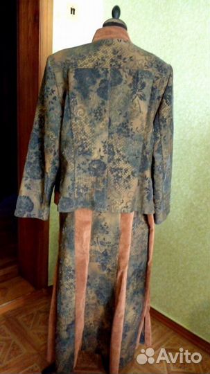 Костюм женский