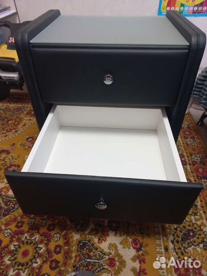 Тумба прикроватная