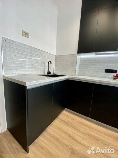 Угловая кухня на заказ. Производство