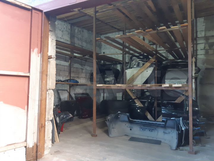 Гараж, > 30 м²