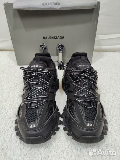 Balenciaga track