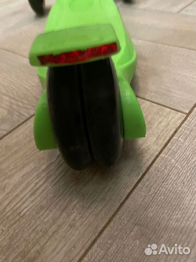 Самокат трехколесный