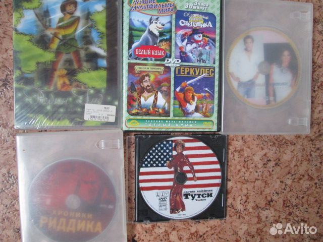 DVD видео диски с фильмами в пластиковом боксе