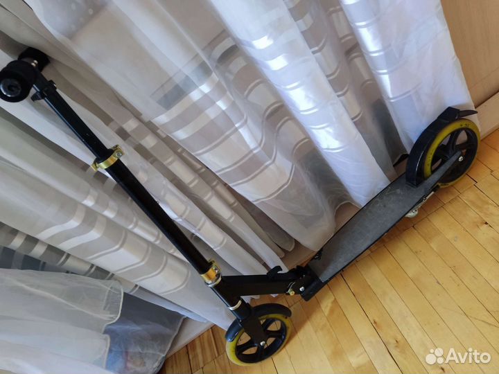 Самокат взрослый с большими колесами