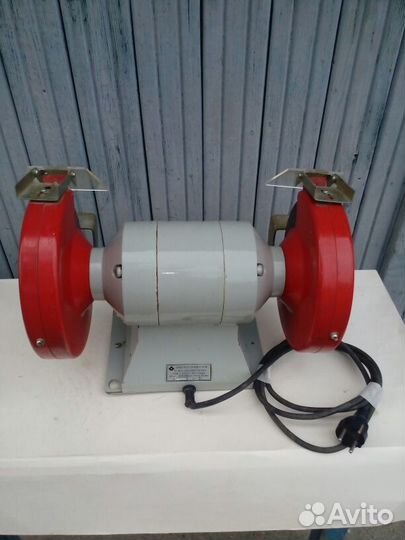 Пуско-зарядный агрегат