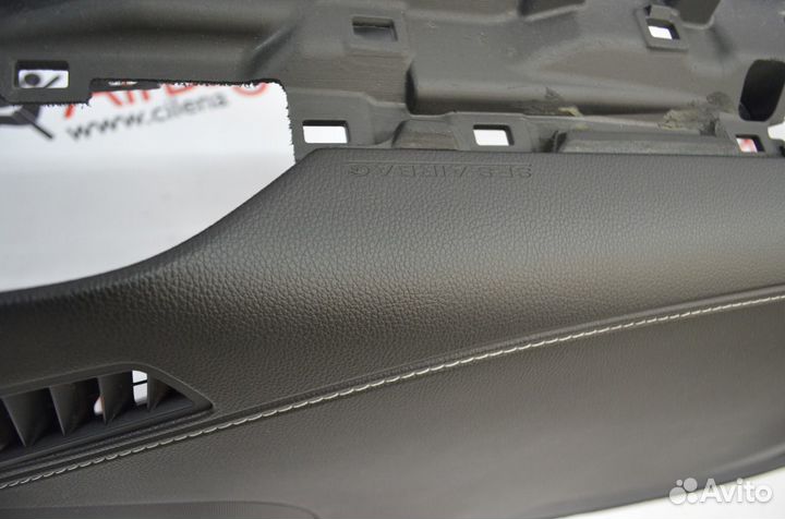 Торпедо панель приборов Lexus LX570