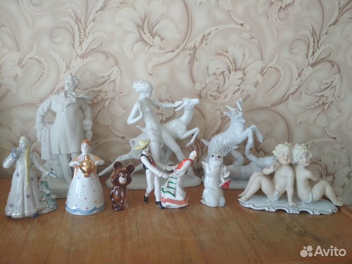 Старинные фарфоровые статуэтки