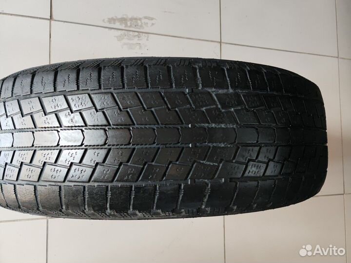 Hankook Nordik IS RW08 235/60 R18 103T