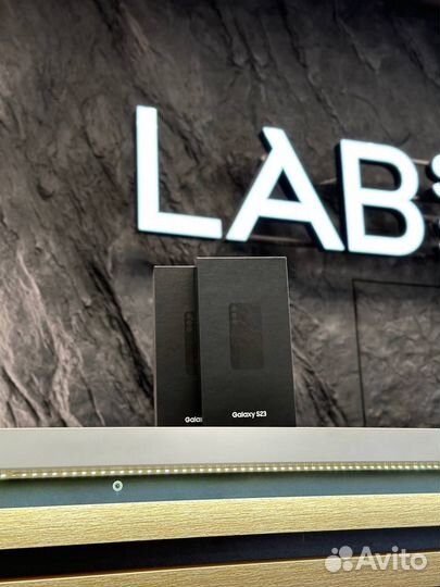 Samsung Galaxy S23, 8/256 ГБ