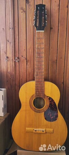 Акустическая гитара с Урала