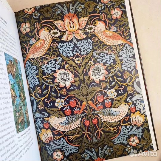 Винтажная книга William Morris