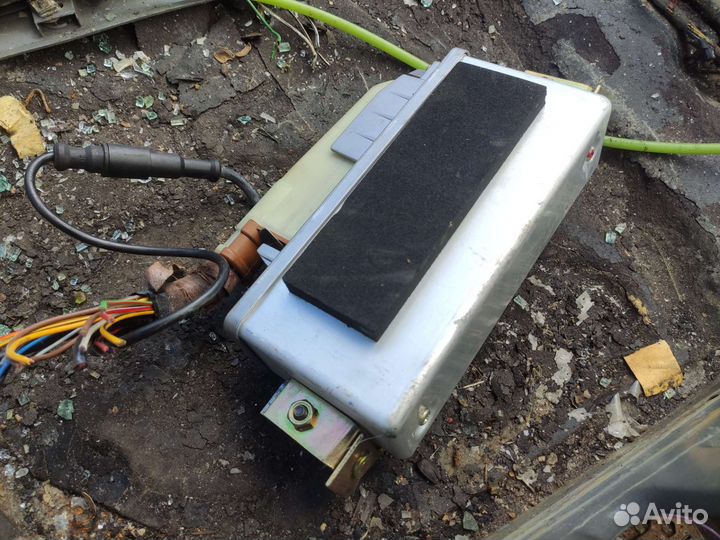 Audi 100C4 блок управления ABS