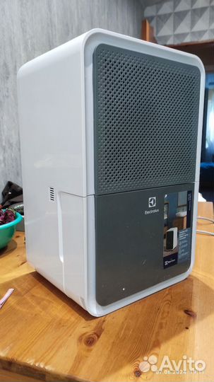 Осушитель воздуха Electrolux EDH-15L
