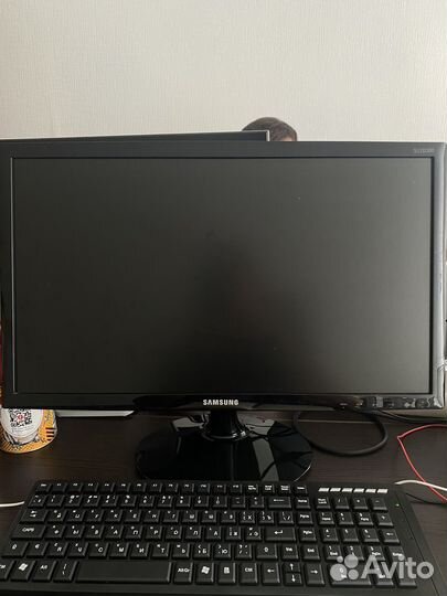 Монитор Samsung S22D300NY