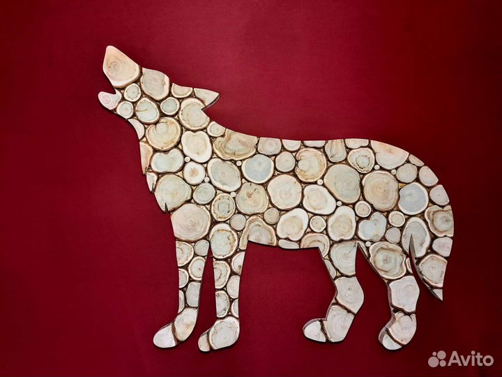 Панно из можжевельника - волк