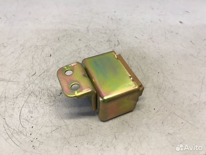 Реле топливного насоса Mitsubishi Eterna 2.0 6A12